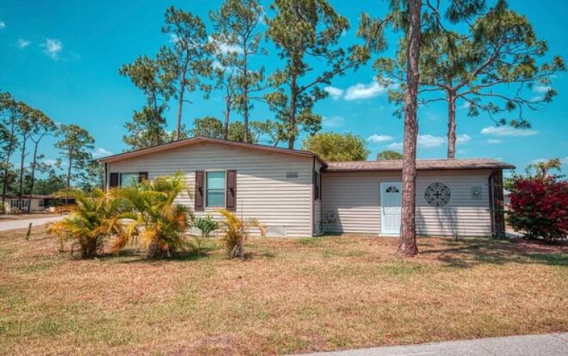 19430 SunAir ct, North Fort Myers, Florida 33903, 2 Bedrooms Bedrooms, ,2 BathroomsBathrooms,Mobile/manufactured,For Sale,SunAir ct,11615325
