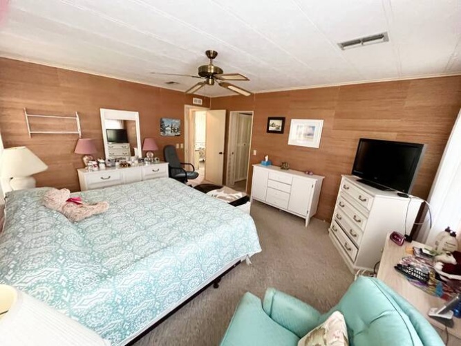 19316 Cedar Crest Ct., North Fort Myers, Florida 33903, 2 Bedrooms Bedrooms, ,3 BathroomsBathrooms,Mobile/manufactured,For Sale,Cedar Crest Ct.,11618408