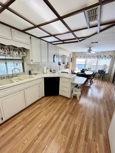 19316 Cedar Crest Ct., North Fort Myers, Florida 33903, 2 Bedrooms Bedrooms, ,3 BathroomsBathrooms,Mobile/manufactured,For Sale,Cedar Crest Ct.,11618408