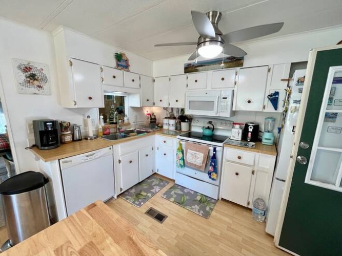 1005 Merion Ct, North Fort Myers, Florida 33903, 2 Bedrooms Bedrooms, ,2 BathroomsBathrooms,Mobile/manufactured,For Sale,Merion Ct,11618937