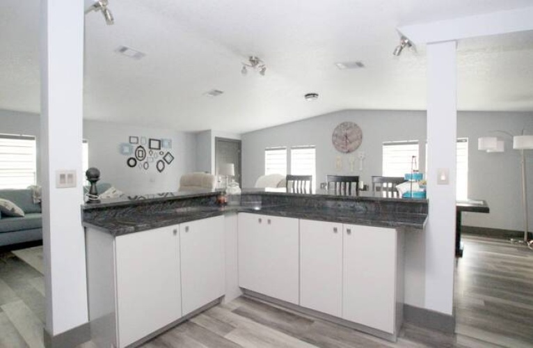 5453 Seven Oaks Dr, Sarasota, Florida 34241, 2 Bedrooms Bedrooms, ,2 BathroomsBathrooms,Mobile/manufactured,For Sale,Seven Oaks Dr,11621344