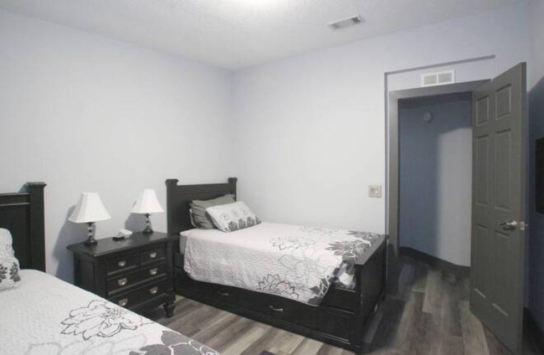 5453 Seven Oaks Dr, Sarasota, Florida 34241, 2 Bedrooms Bedrooms, ,2 BathroomsBathrooms,Mobile/manufactured,For Sale,Seven Oaks Dr,11621344