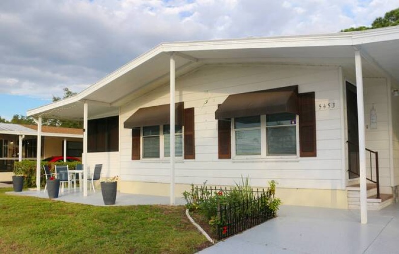 5453 Seven Oaks Dr, Sarasota, Florida 34241, 2 Bedrooms Bedrooms, ,2 BathroomsBathrooms,Mobile/manufactured,For Sale,Seven Oaks Dr,11621344