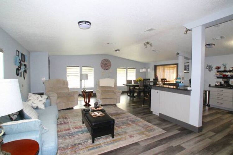 5453 Seven Oaks Dr, Sarasota, Florida 34241, 2 Bedrooms Bedrooms, ,2 BathroomsBathrooms,Mobile/manufactured,For Sale,Seven Oaks Dr,11621344