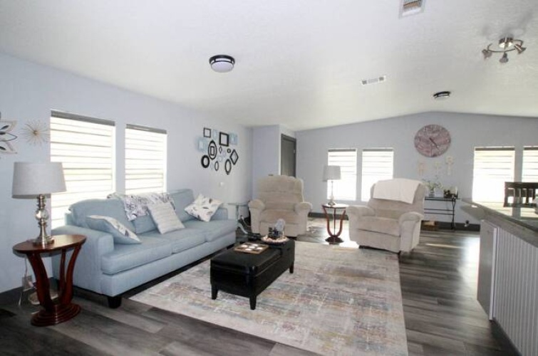 5453 Seven Oaks Dr, Sarasota, Florida 34241, 2 Bedrooms Bedrooms, ,2 BathroomsBathrooms,Mobile/manufactured,For Sale,Seven Oaks Dr,11621344