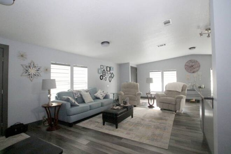 5453 Seven Oaks Dr, Sarasota, Florida 34241, 2 Bedrooms Bedrooms, ,2 BathroomsBathrooms,Mobile/manufactured,For Sale,Seven Oaks Dr,11621344