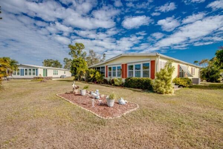 19247 Meadowbrook Ct, North Fort Myers, Florida 33903, 2 Bedrooms Bedrooms, ,2 BathroomsBathrooms,Mobile/manufactured,For Sale,Meadowbrook Ct,11623349