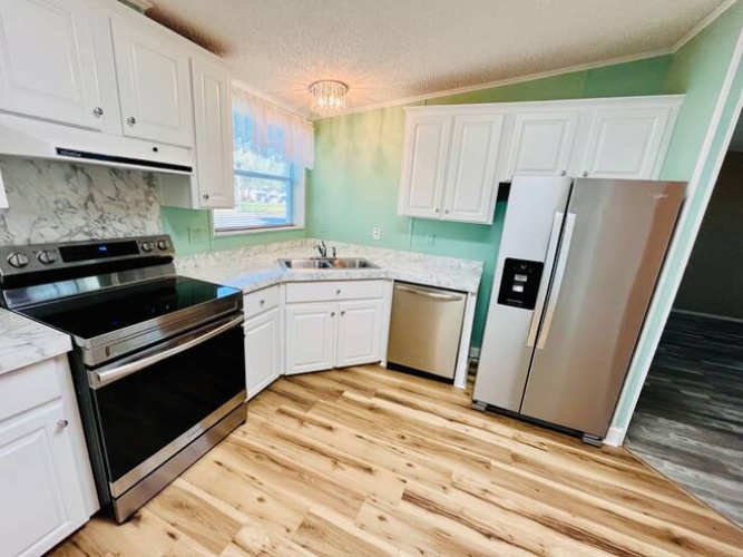 1006 Pine Lakes Blvd., North Fort Myers, Florida 34952, 2 Bedrooms Bedrooms, ,2 BathroomsBathrooms,Mobile/manufactured,For Sale,Pine Lakes Blvd.,11623638