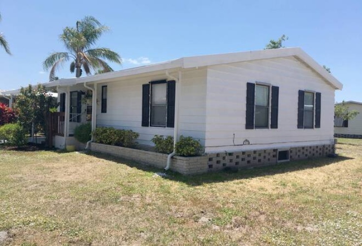 5226 Camelot Dr E, Sarasota, Florida 34233, 2 Bedrooms Bedrooms, ,2 BathroomsBathrooms,Mobile/manufactured,For Sale,Camelot Dr E,11623678