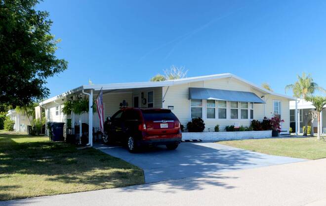 5536 Tewkesbury Pl, Sarasota, Florida 34241, 2 Bedrooms Bedrooms, ,2 BathroomsBathrooms,Mobile/manufactured,For Sale,Tewkesbury Pl,11630321