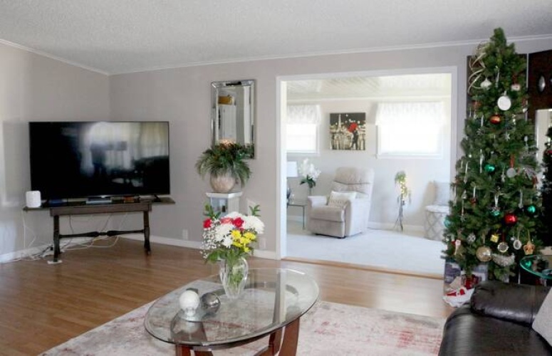 5536 Tewkesbury Pl, Sarasota, Florida 34241, 2 Bedrooms Bedrooms, ,2 BathroomsBathrooms,Mobile/manufactured,For Sale,Tewkesbury Pl,11630321