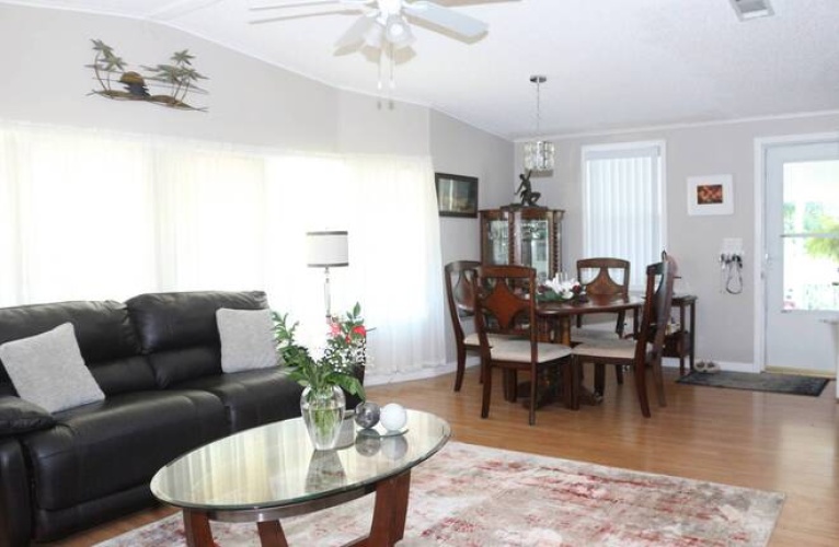 5536 Tewkesbury Pl, Sarasota, Florida 34241, 2 Bedrooms Bedrooms, ,2 BathroomsBathrooms,Mobile/manufactured,For Sale,Tewkesbury Pl,11630321