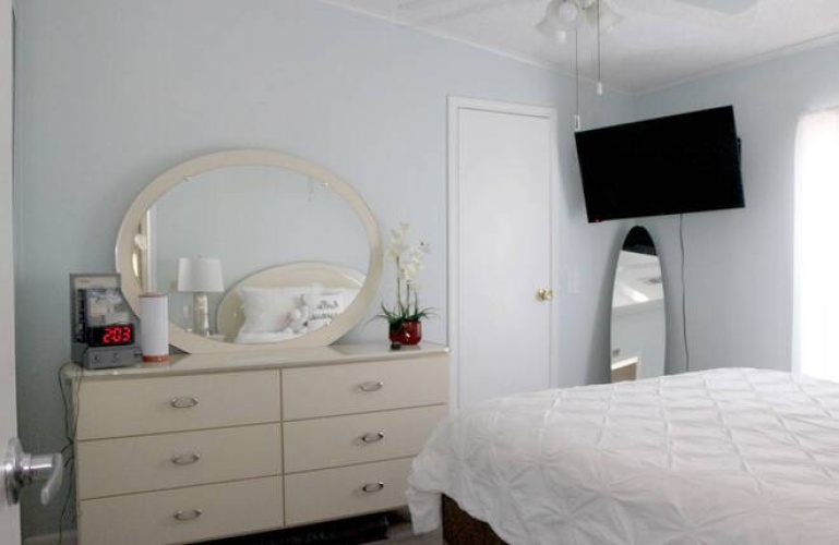 5536 Tewkesbury Pl, Sarasota, Florida 34241, 2 Bedrooms Bedrooms, ,2 BathroomsBathrooms,Mobile/manufactured,For Sale,Tewkesbury Pl,11630321