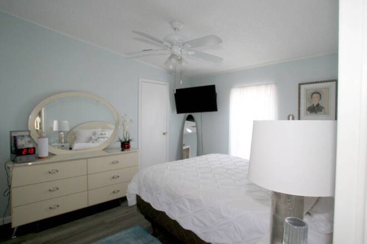 5536 Tewkesbury Pl, Sarasota, Florida 34241, 2 Bedrooms Bedrooms, ,2 BathroomsBathrooms,Mobile/manufactured,For Sale,Tewkesbury Pl,11630321