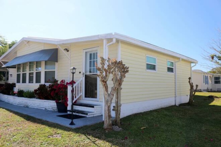 5536 Tewkesbury Pl, Sarasota, Florida 34241, 2 Bedrooms Bedrooms, ,2 BathroomsBathrooms,Mobile/manufactured,For Sale,Tewkesbury Pl,11630321
