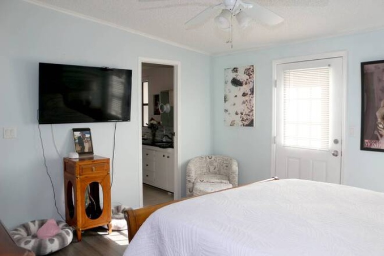 5536 Tewkesbury Pl, Sarasota, Florida 34241, 2 Bedrooms Bedrooms, ,2 BathroomsBathrooms,Mobile/manufactured,For Sale,Tewkesbury Pl,11630321