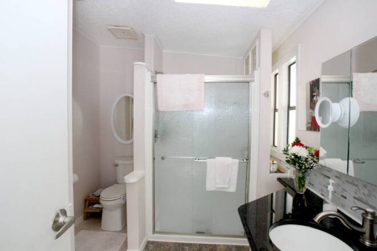 5536 Tewkesbury Pl, Sarasota, Florida 34241, 2 Bedrooms Bedrooms, ,2 BathroomsBathrooms,Mobile/manufactured,For Sale,Tewkesbury Pl,11630321