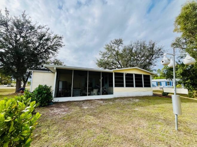 10511 Lakeloop Rd, North Fort Myers, Florida 33903, 2 Bedrooms Bedrooms, ,2 BathroomsBathrooms,Mobile/manufactured,For Sale,Lakeloop Rd,11631146