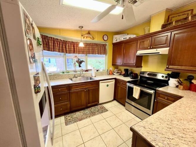 10511 Lakeloop Rd, North Fort Myers, Florida 33903, 2 Bedrooms Bedrooms, ,2 BathroomsBathrooms,Mobile/manufactured,For Sale,Lakeloop Rd,11631146