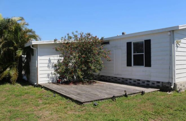 5688 Halifax Dr, Sarasota, Florida 34233, 2 Bedrooms Bedrooms, ,2 BathroomsBathrooms,Mobile/manufactured,For Sale,Halifax Dr,11506937