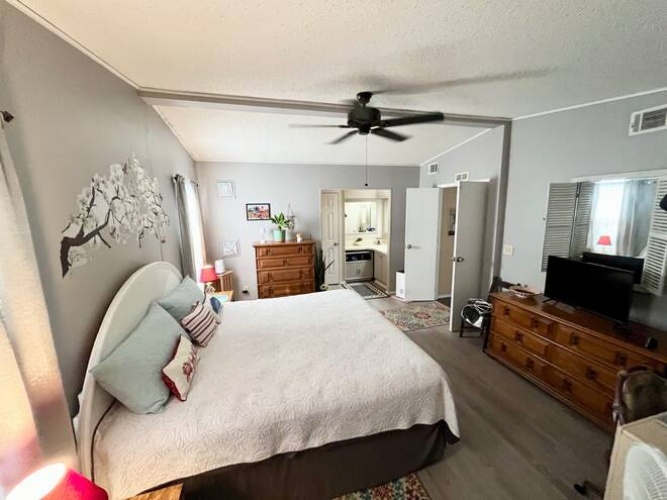 19252 Tuckaway ct, North Fort Myers, Florida 33903, 2 Bedrooms Bedrooms, ,2 BathroomsBathrooms,Mobile/manufactured,For Sale,Tuckaway ct,11633111