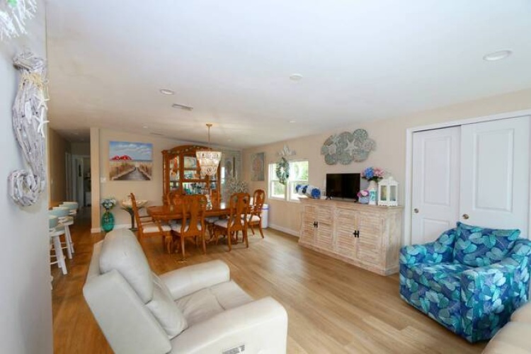 6497 Wakefield Ln, Sarasota, Florida 34241, 2 Bedrooms Bedrooms, ,2 BathroomsBathrooms,Mobile/manufactured,For Sale,Wakefield Ln,11633698