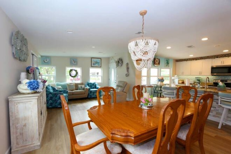 6497 Wakefield Ln, Sarasota, Florida 34241, 2 Bedrooms Bedrooms, ,2 BathroomsBathrooms,Mobile/manufactured,For Sale,Wakefield Ln,11633698