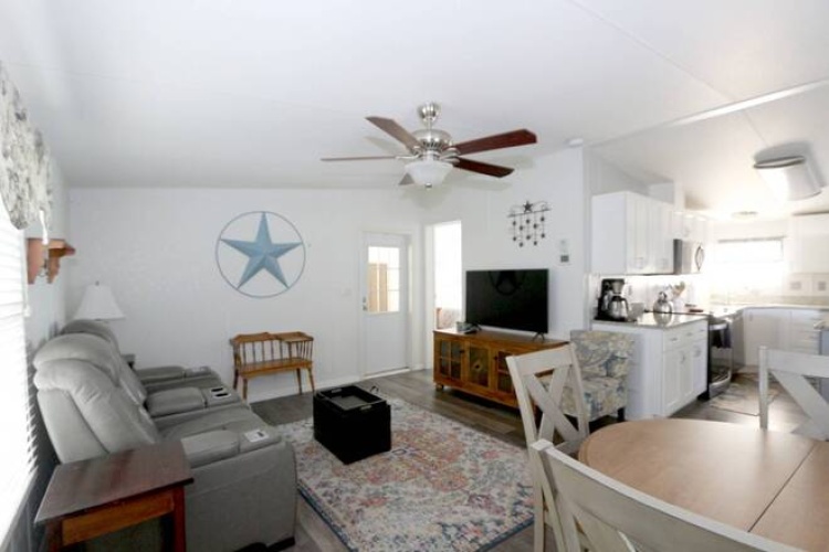 7020 Captain Kid Ave, Sarasota, Florida 34231, 2 Bedrooms Bedrooms, ,2 BathroomsBathrooms,Mobile/manufactured,For Sale,Captain Kid Ave,11640607