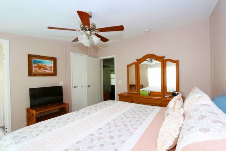 7020 Captain Kid Ave, Sarasota, Florida 34231, 2 Bedrooms Bedrooms, ,2 BathroomsBathrooms,Mobile/manufactured,For Sale,Captain Kid Ave,11640607