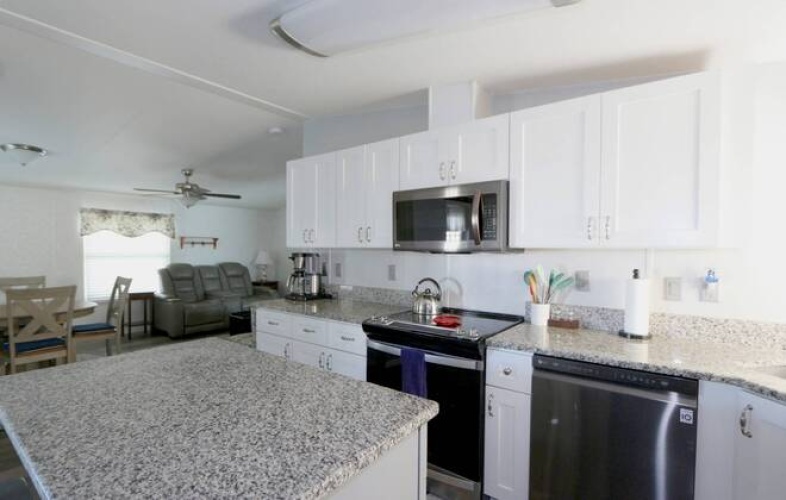 7020 Captain Kid Ave, Sarasota, Florida 34231, 2 Bedrooms Bedrooms, ,2 BathroomsBathrooms,Mobile/manufactured,For Sale,Captain Kid Ave,11640607