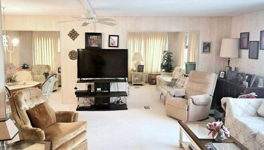 100 Captiva St, Nokomis, Florida 34275, 2 Bedrooms Bedrooms, 5 Rooms Rooms,2 BathroomsBathrooms,Mobile/manufactured,For Sale,Captiva St,11651303