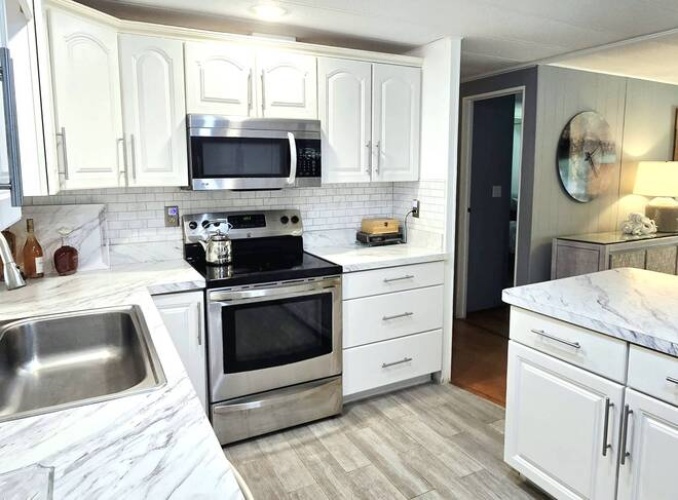 170 Sanibel St, Nokomis, Florida 34275, 2 Bedrooms Bedrooms, ,2 BathroomsBathrooms,Mobile/manufactured,For Sale,Sanibel St,11530265