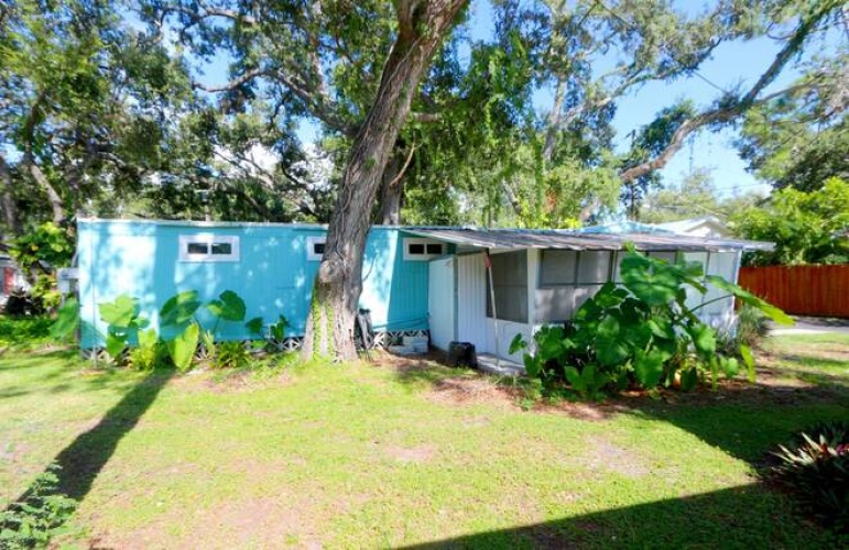2320 BeeRidge Rd, Sarasota, Florida 34239, 2 Bedrooms Bedrooms, ,1 BathroomBathrooms,Mobile/manufactured,For Sale,BeeRidge Rd,11559165