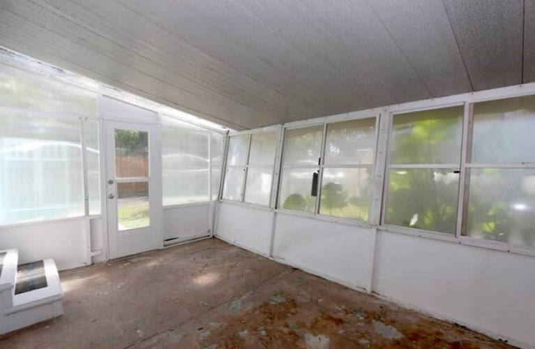 2320 BeeRidge Rd, Sarasota, Florida 34239, 2 Bedrooms Bedrooms, ,1 BathroomBathrooms,Mobile/manufactured,For Sale,BeeRidge Rd,11559165