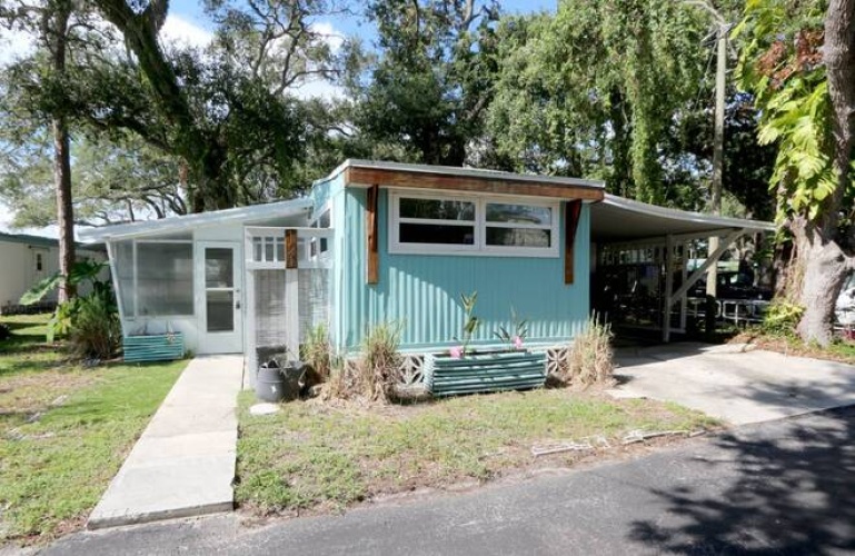 2320 BeeRidge Rd, Sarasota, Florida 34239, 2 Bedrooms Bedrooms, ,1 BathroomBathrooms,Mobile/manufactured,For Sale,BeeRidge Rd,11559165