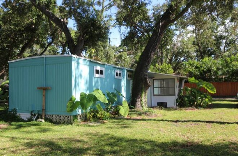 2320 BeeRidge Rd, Sarasota, Florida 34239, 2 Bedrooms Bedrooms, ,1 BathroomBathrooms,Mobile/manufactured,For Sale,BeeRidge Rd,11559165