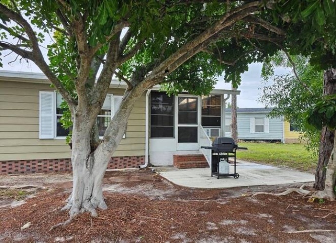 19319 TuckAway Ct, North Fort Myers, Florida 33903, 2 Bedrooms Bedrooms, ,2 BathroomsBathrooms,Mobile/manufactured,For Sale,TuckAway Ct,11665253