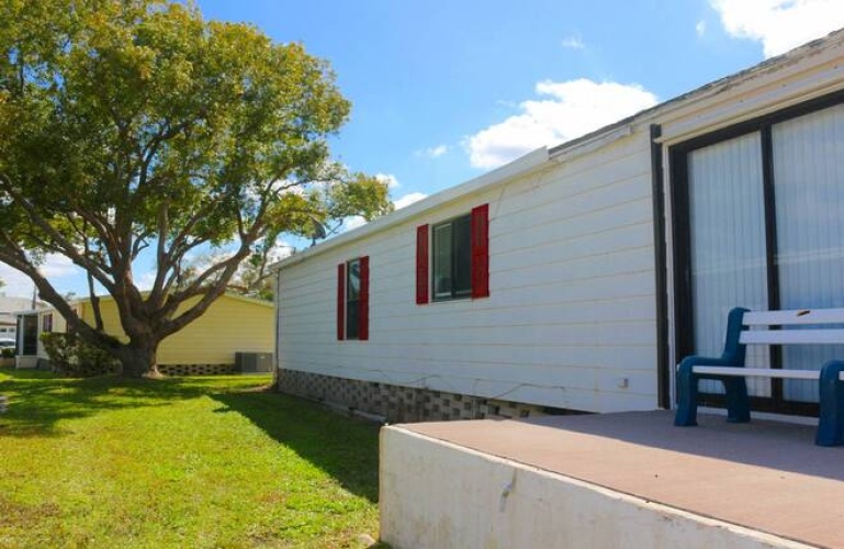 5743 Queensbury Blvd, Sarasota, Florida 34241, 2 Bedrooms Bedrooms, ,2 BathroomsBathrooms,Mobile/manufactured,For Sale,Queensbury Blvd,11669594