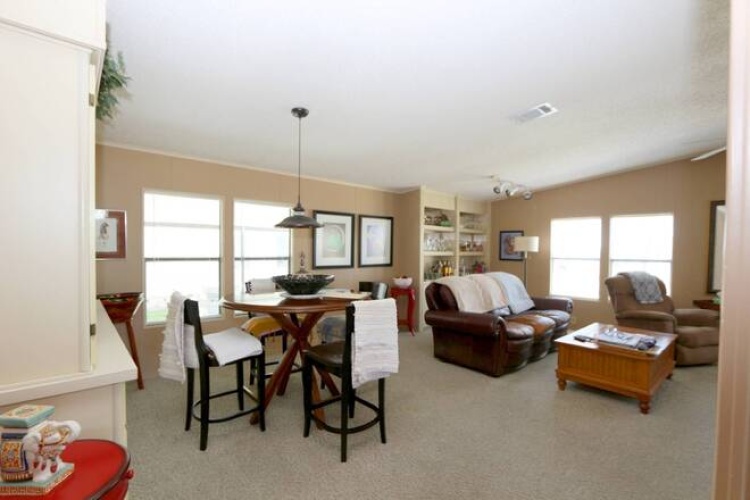 5743 Queensbury Blvd, Sarasota, Florida 34241, 2 Bedrooms Bedrooms, ,2 BathroomsBathrooms,Mobile/manufactured,For Sale,Queensbury Blvd,11669594