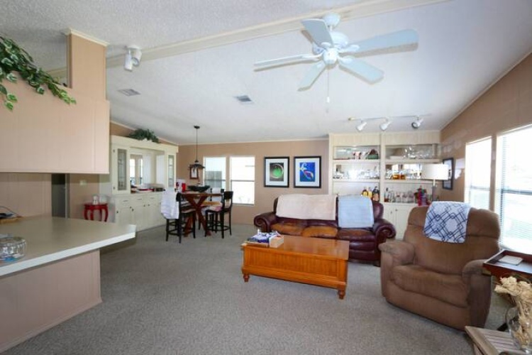 5743 Queensbury Blvd, Sarasota, Florida 34241, 2 Bedrooms Bedrooms, ,2 BathroomsBathrooms,Mobile/manufactured,For Sale,Queensbury Blvd,11669594