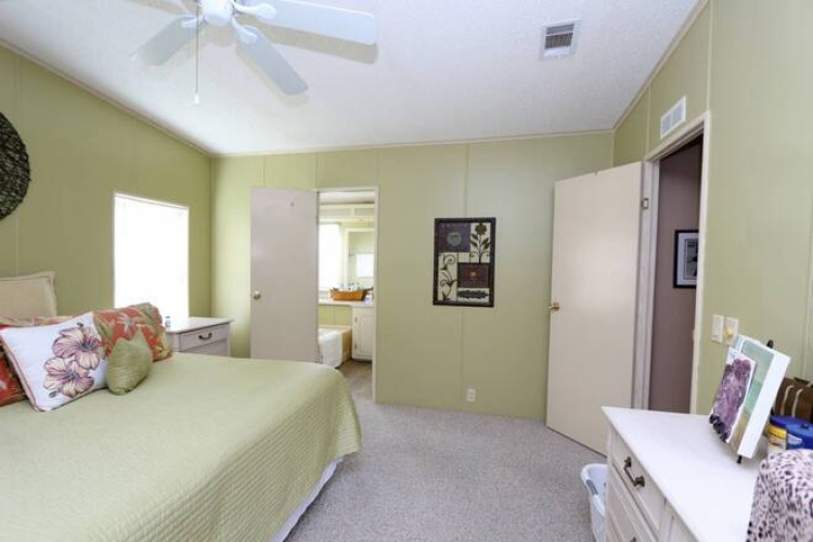 5743 Queensbury Blvd, Sarasota, Florida 34241, 2 Bedrooms Bedrooms, ,2 BathroomsBathrooms,Mobile/manufactured,For Sale,Queensbury Blvd,11669594