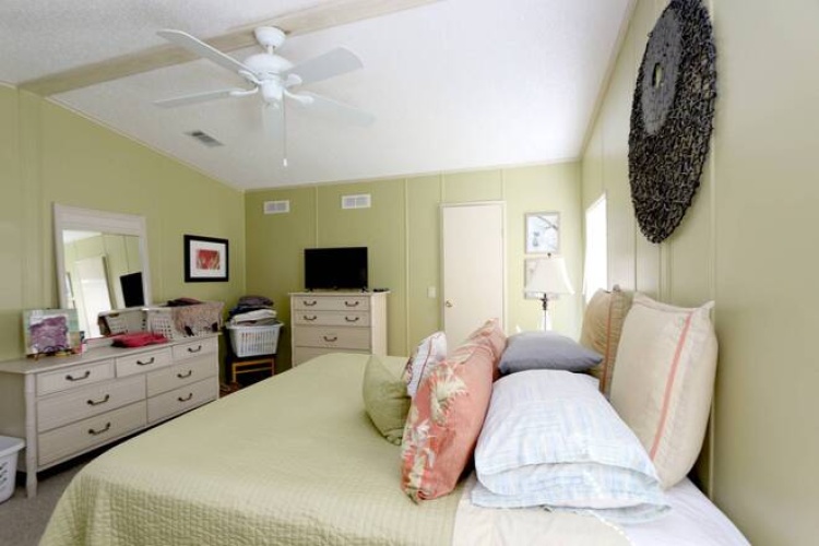 5743 Queensbury Blvd, Sarasota, Florida 34241, 2 Bedrooms Bedrooms, ,2 BathroomsBathrooms,Mobile/manufactured,For Sale,Queensbury Blvd,11669594