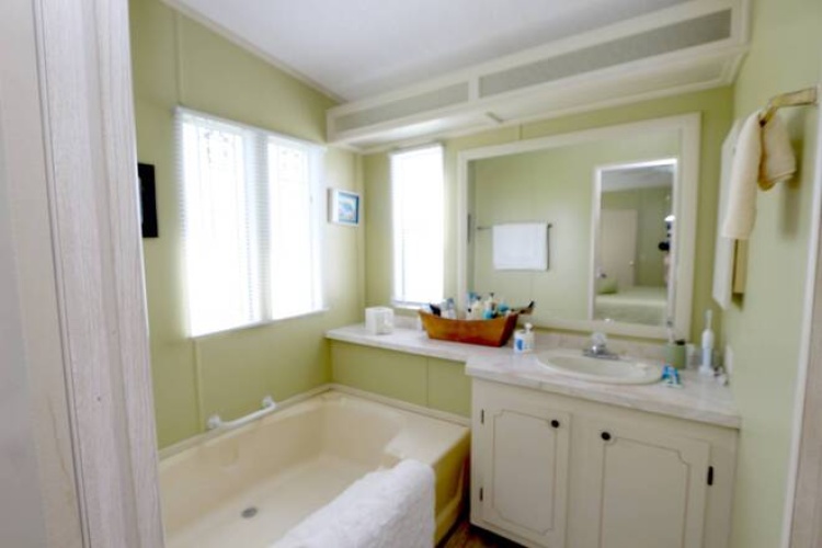 5743 Queensbury Blvd, Sarasota, Florida 34241, 2 Bedrooms Bedrooms, ,2 BathroomsBathrooms,Mobile/manufactured,For Sale,Queensbury Blvd,11669594