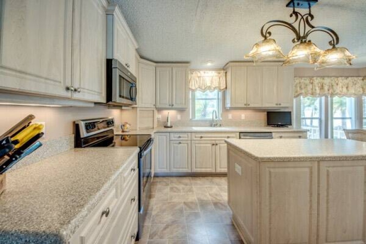 19509 Ravines, North Fort Myers, Florida 33903, 2 Bedrooms Bedrooms, ,2 BathroomsBathrooms,Mobile/manufactured,For Sale,Ravines,11670265