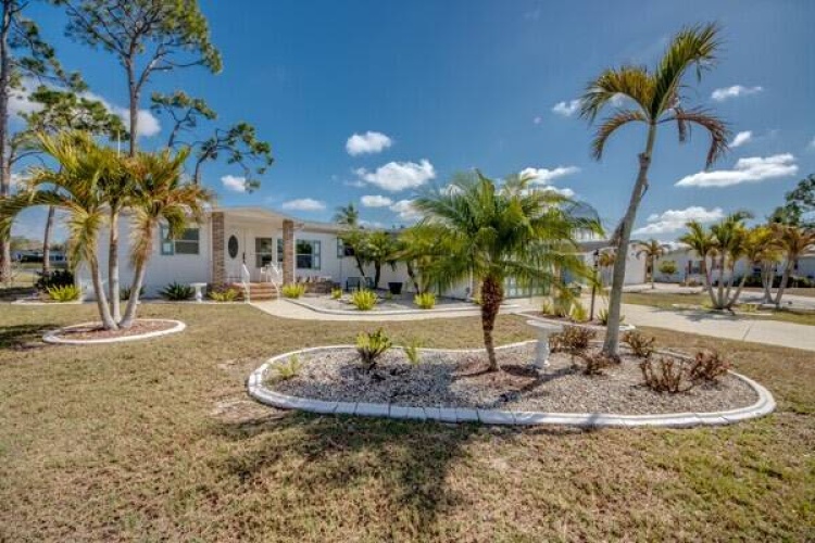 19509 Ravines, North Fort Myers, Florida 33903, 2 Bedrooms Bedrooms, ,2 BathroomsBathrooms,Mobile/manufactured,For Sale,Ravines,11670265