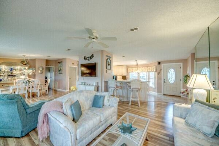 19509 Ravines, North Fort Myers, Florida 33903, 2 Bedrooms Bedrooms, ,2 BathroomsBathrooms,Mobile/manufactured,For Sale,Ravines,11670265