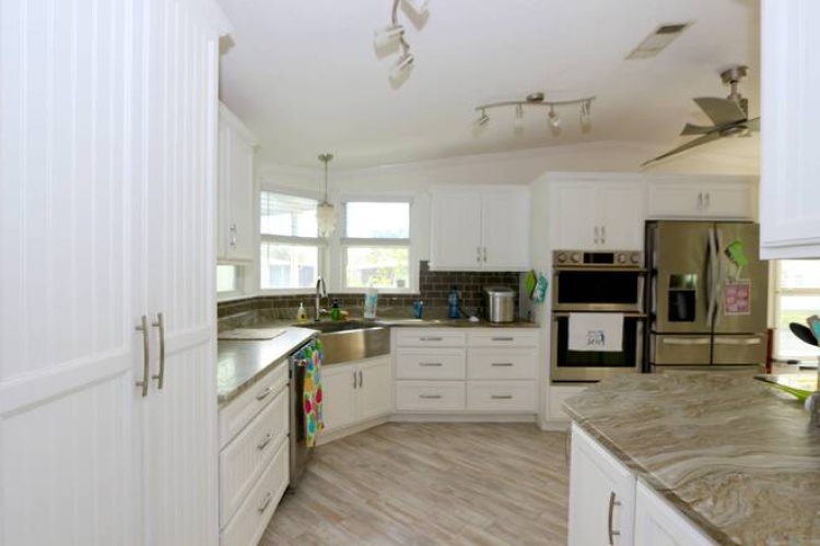 5445 Kingsbridge Dr, Sarasota, Florida 34241, 2 Bedrooms Bedrooms, ,2 BathroomsBathrooms,Mobile/manufactured,For Sale,Kingsbridge Dr,11674079