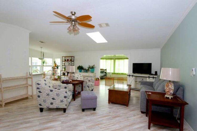 5445 Kingsbridge Dr, Sarasota, Florida 34241, 2 Bedrooms Bedrooms, ,2 BathroomsBathrooms,Mobile/manufactured,For Sale,Kingsbridge Dr,11674079