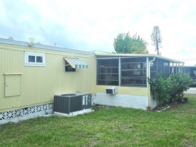 92 5th St East, Nokomis, Florida 34275, 2 Bedrooms Bedrooms, ,2 BathroomsBathrooms,Mobile/manufactured,For Sale,5th St East,11674304