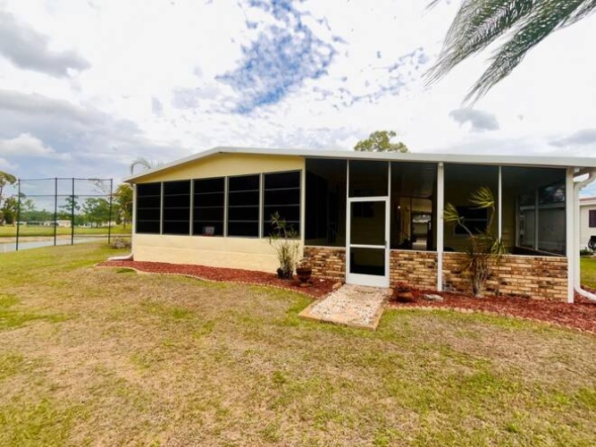 19279 Meadowbrook Ct., North Fort Myers, Florida 33903, 2 Bedrooms Bedrooms, ,2 BathroomsBathrooms,Mobile/manufactured,For Sale,Meadowbrook Ct.,11675798